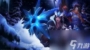 在LOL游戏中如何有效地发送信息给所有玩家以提高团队协作