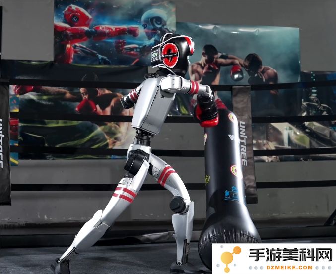 宇树G1人形机器人展示拳击技巧：倒地后仅需4秒即可独立恢复站立姿势